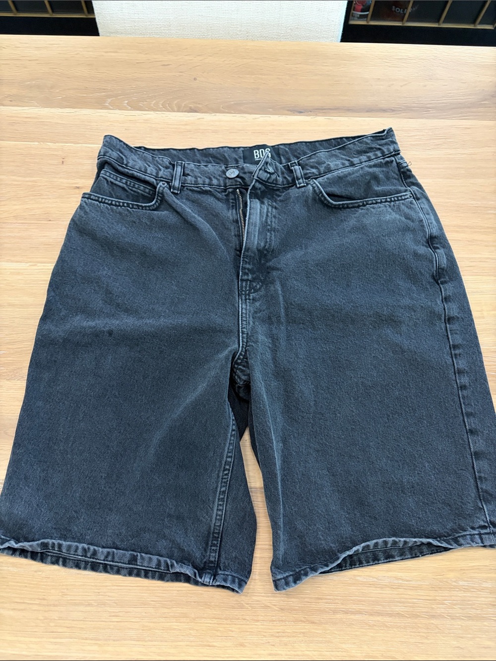 BDG Men‘s Black Denim Shorts